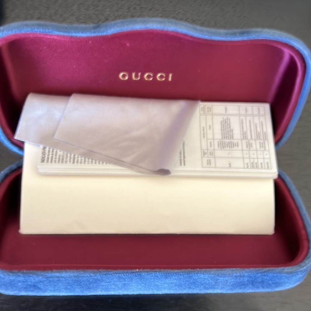 GUCCI CASES - Picture 2 of 4